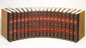 La quarta edizione dell'Enciclopedia Motta, composta da 18 volumi