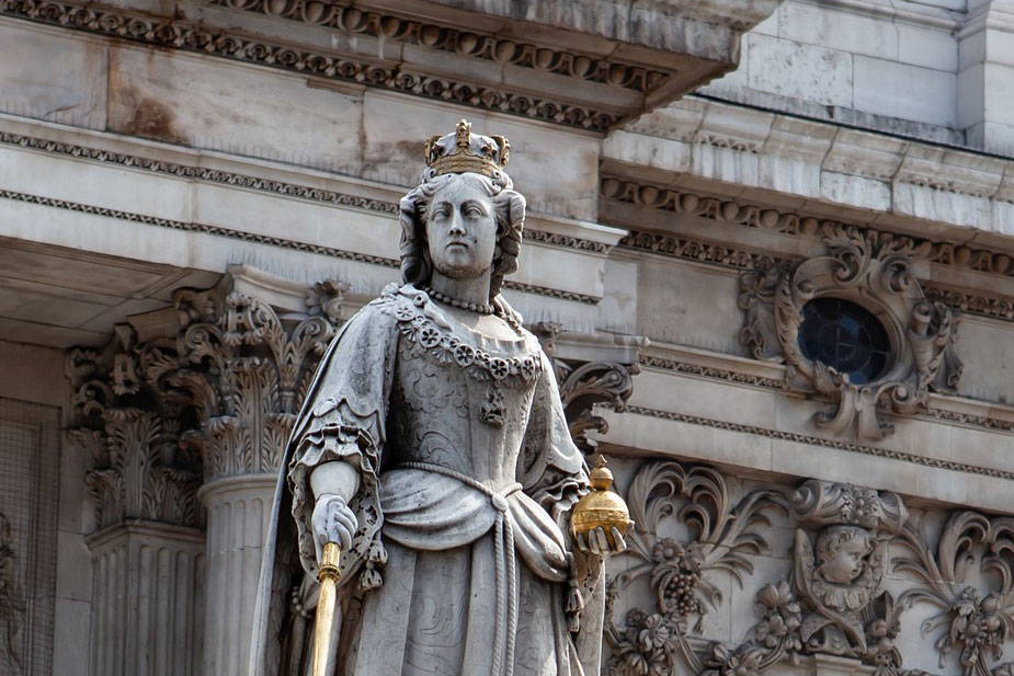 Statua della regina Anna