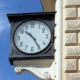 Orologio fermo in memoria della strage della stazione di Bologna del 2 agosto 1980