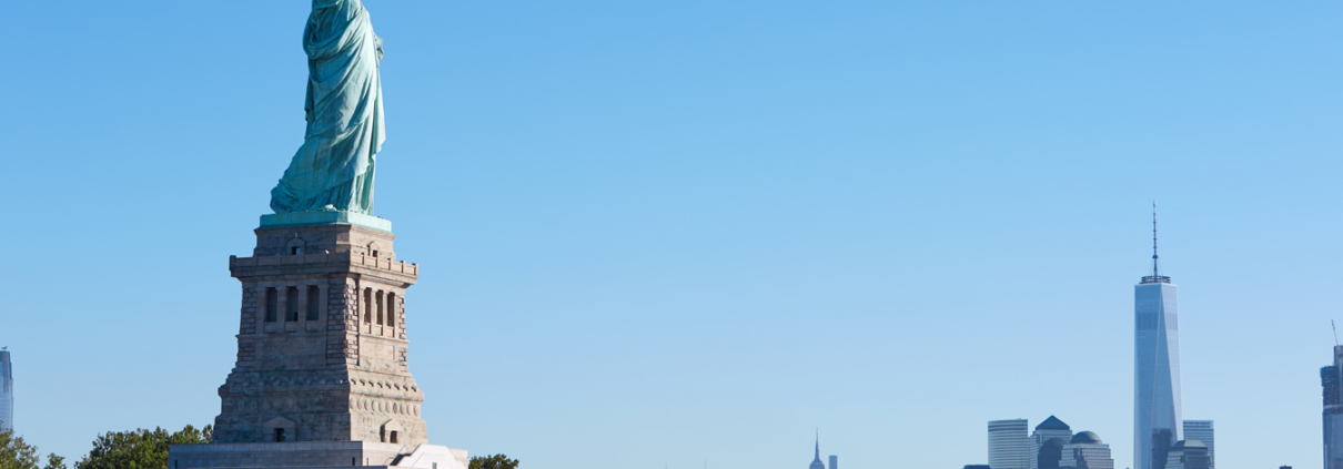 La statua della Libertà sul porto di New York